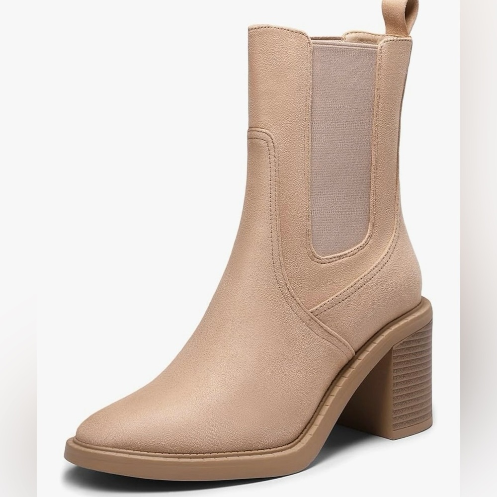 Dream Pairs Tan Faux Suede Chunky Heel Boots size 8